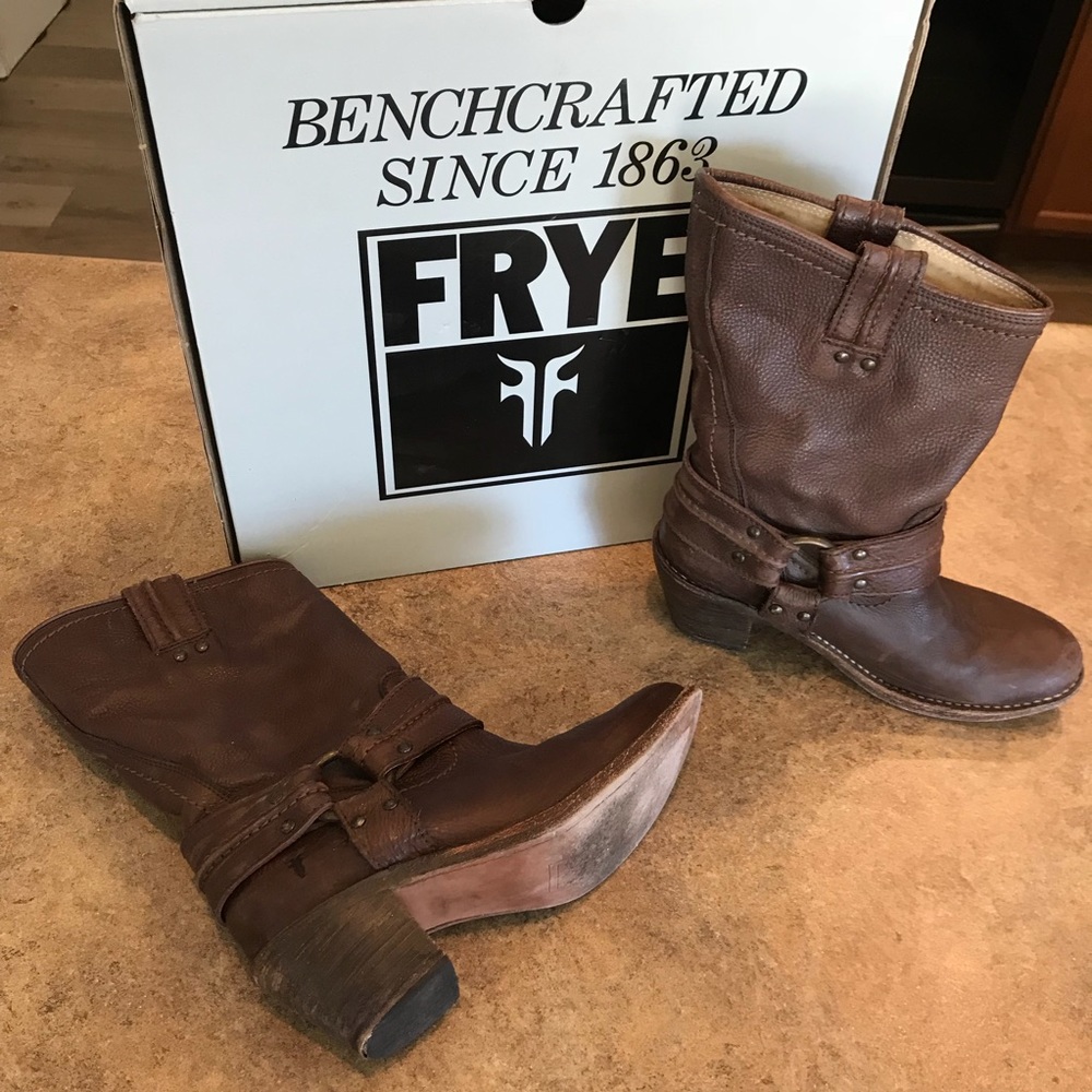 Frye carmenharness boots short
